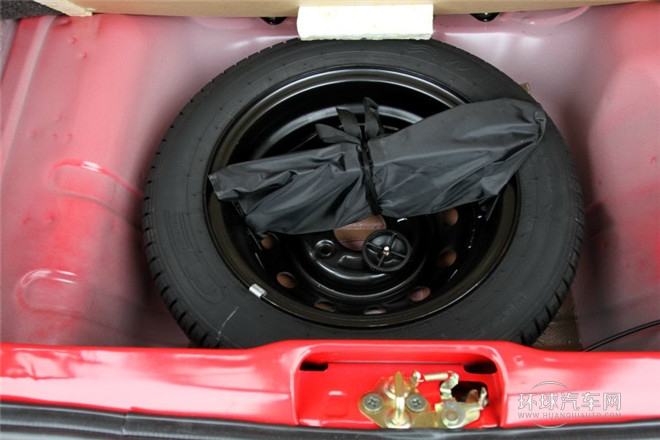 2012款 時尚版 1.0L AMT愛尚型