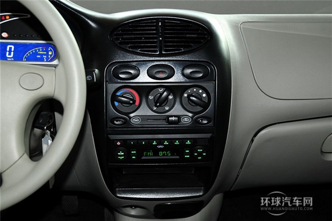 2012款 時尚版 1.0L 手動冠軍型