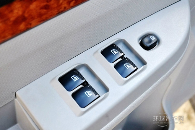 2013款 2.5T柴油兩驅(qū)豪華型共軌