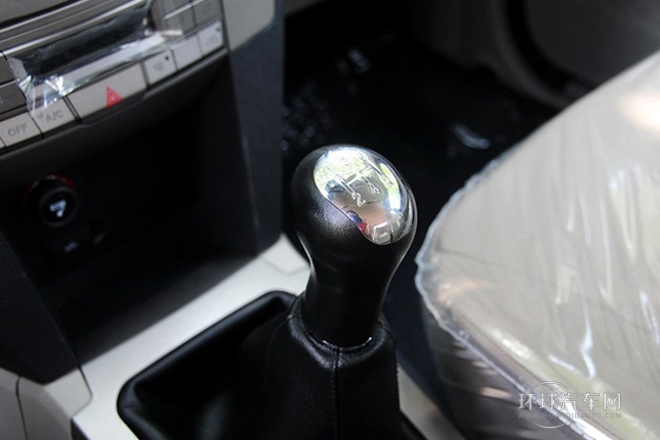 2014款 2.2L汽油四驅(qū)豪華型中雙4GZ1