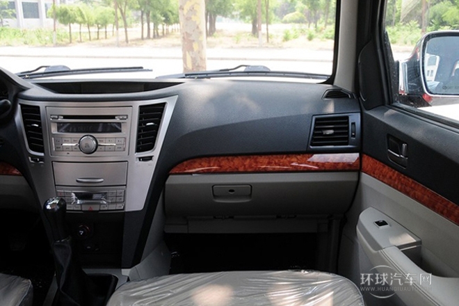 2014款 2.2L汽油四驅(qū)豪華型中雙4GZ1