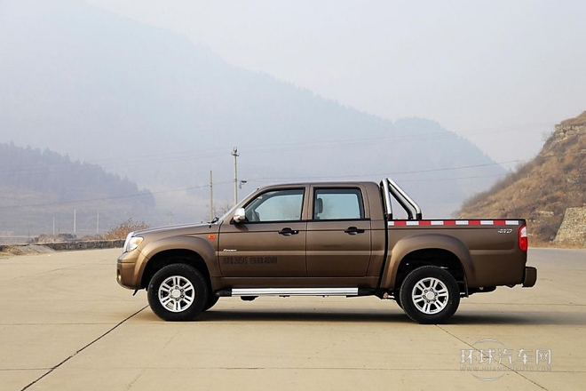 2014款 2.5T柴油四驅豪華型