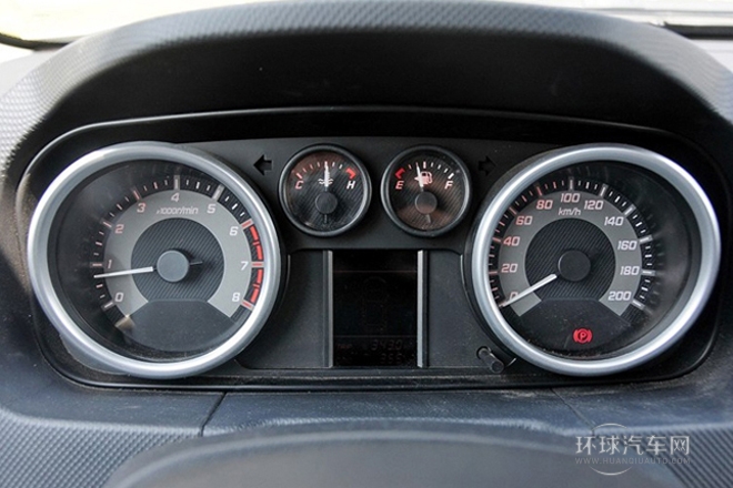 2014款 1.5L 手動(dòng)商務(wù)版