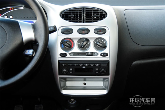 2012款 運(yùn)動(dòng)版 1.0L 手動(dòng)啟航型