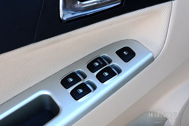 2012款 1.5L 手動舒適型