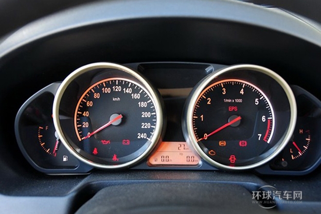 2012款 1.5L 手動舒適型