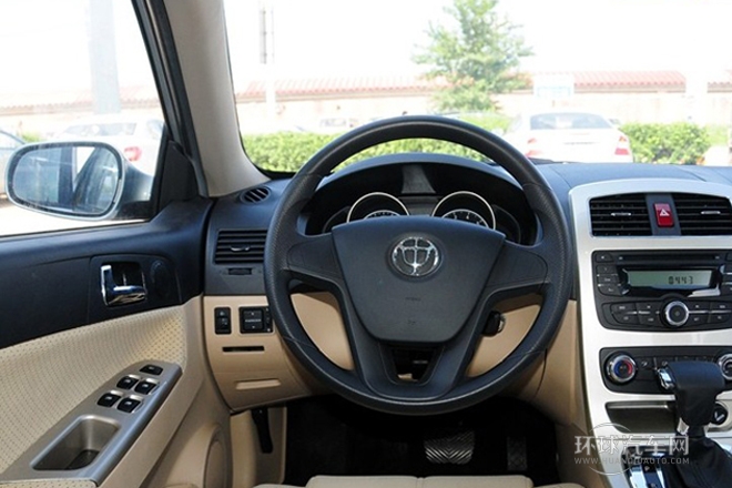 2012款 1.5L 自動(dòng)豪華型