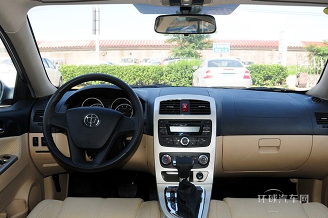 2012款 1.5L 自動豪華型