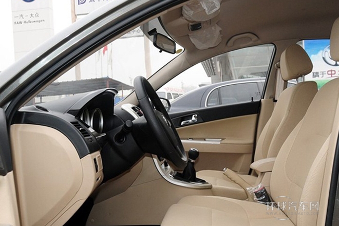 2013款 1.5L 手動舒適型