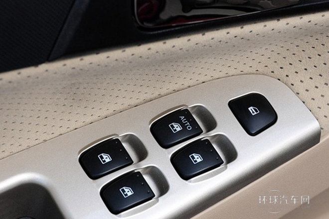 2013款 1.5L 自動豪華型