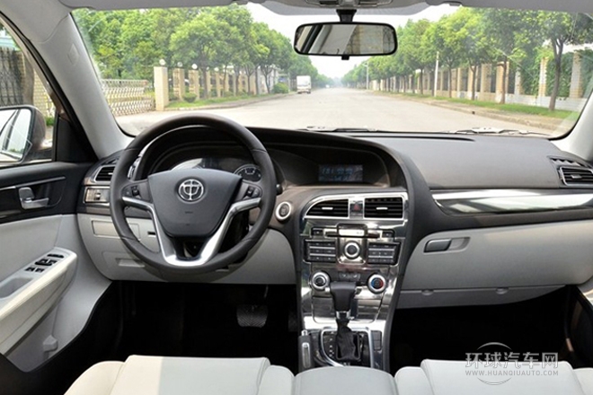 2011款 1.6L 自動豪華型