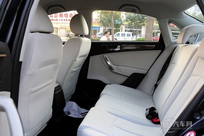 2011款 1.6L 自動(dòng)舒適型