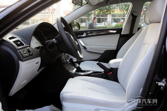 2011款 1.6L 自動舒適型
