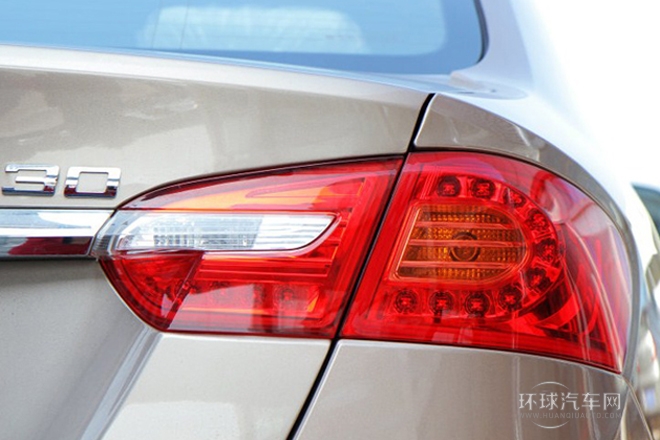 2012款 1.5T 自動精英型