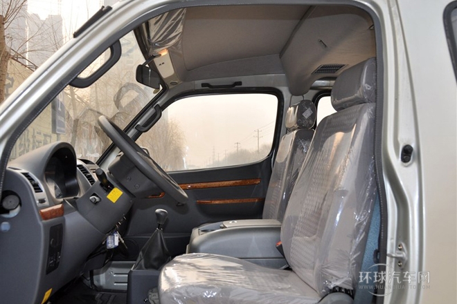 2010款 2.0L標準軸高級版V19