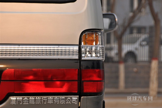 2010款 2.0L標準軸高級版V19