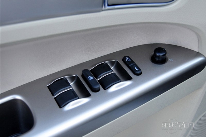 2012款 1.6L 手動(dòng)豪華型