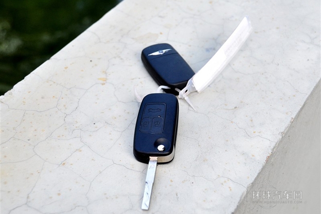 2011款 2.0T 自動豪華型