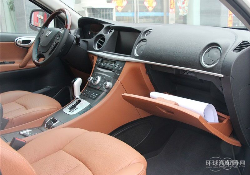 2014款 榮耀典藏版 2.2T 兩驅(qū)智慧型