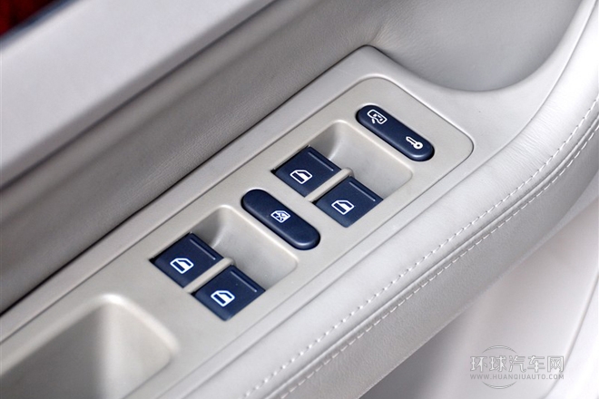 2011款 2.0T 自動豪華型