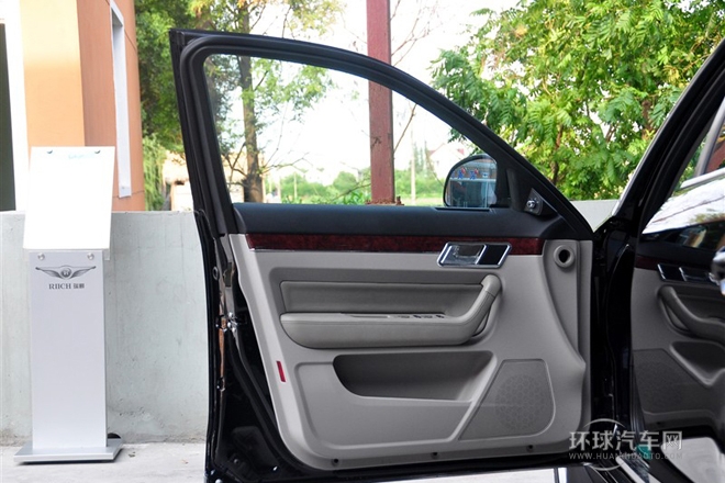 2011款 2.0T 自動豪華型