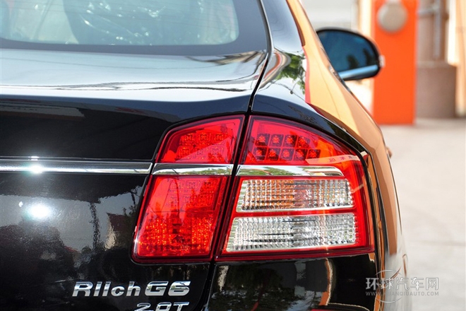 2011款 2.0T 自動豪華型