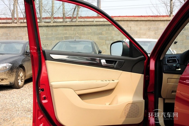 2012款 1.5T 手動(dòng)兩驅(qū)豪華型