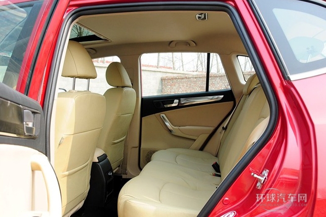 2012款 1.5T 手動(dòng)兩驅(qū)豪華型