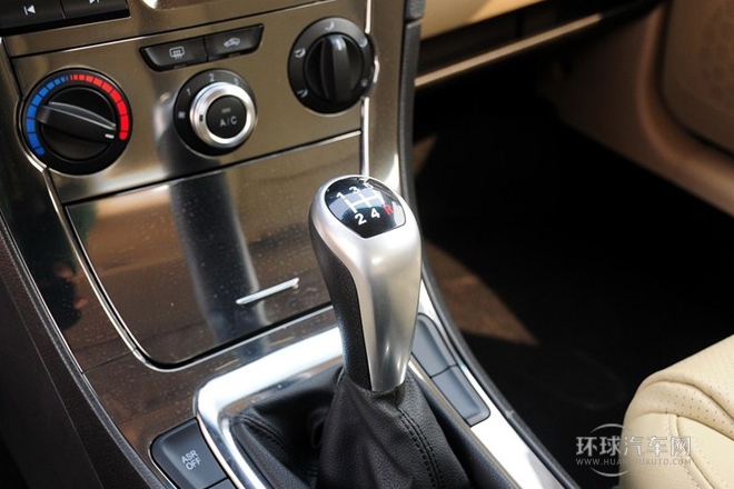 2012款 1.5T 手動兩驅(qū)豪華型