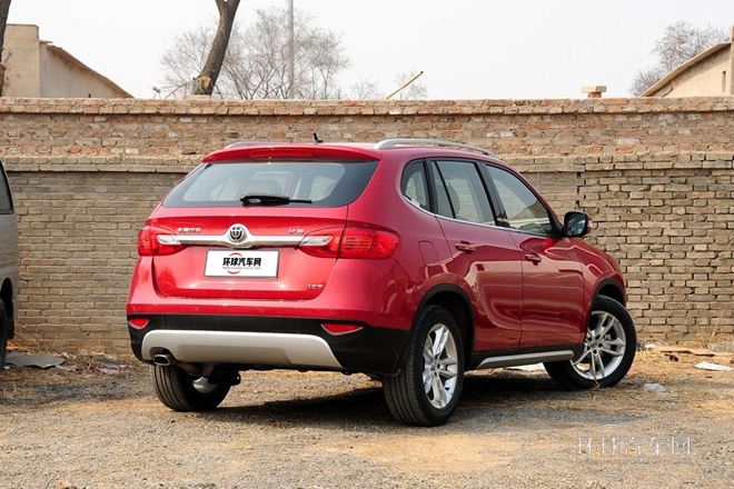 2012款 1.5T 手動兩驅豪華型