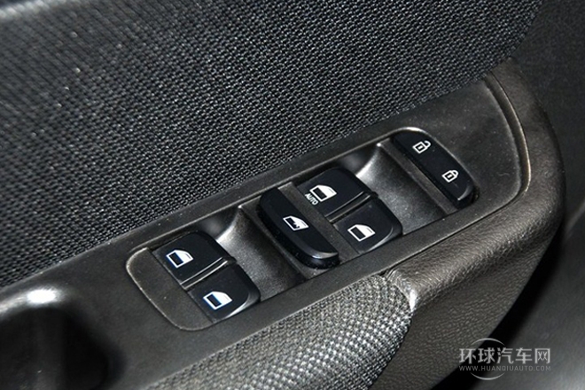 2012款 1.5T 手動兩驅(qū)運(yùn)動型