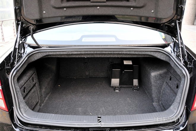 2011款 2.0T 自動旗艦型