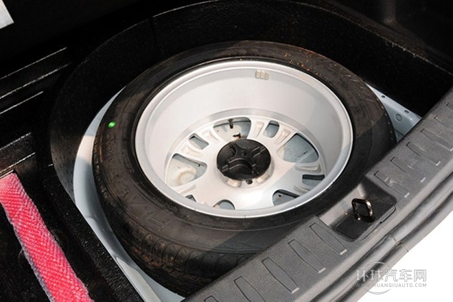 2012款 1.5T 自動兩驅豪華型