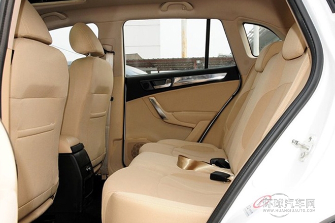 2012款 1.5T 自動兩驅豪華型