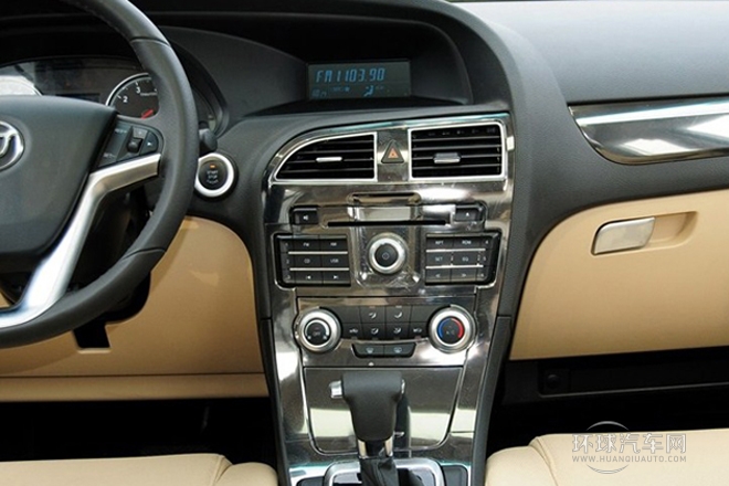 2012款 1.5T 自動兩驅豪華型