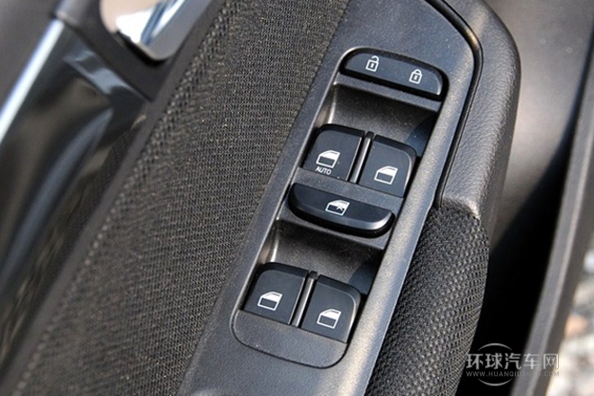 2012款 1.5T 自動兩驅(qū)運動型