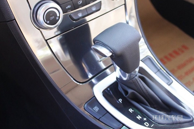 2012款 1.5T 自動四驅(qū)豪華型