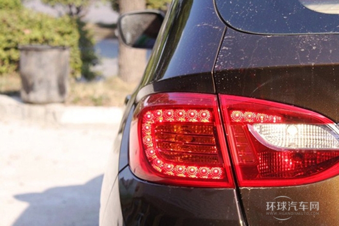 2012款 1.5T 自動四驅豪華型