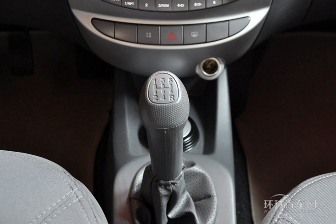 2011款 1.0L 手動智惠型