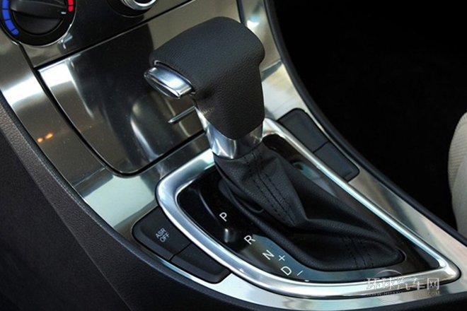 2012款 1.6L 自動豪華型