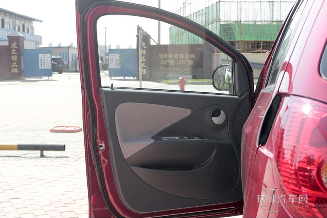 2011款 1.0L 手動智尊型