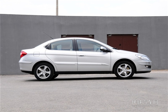 2012款 三廂 1.6L CVT進取型