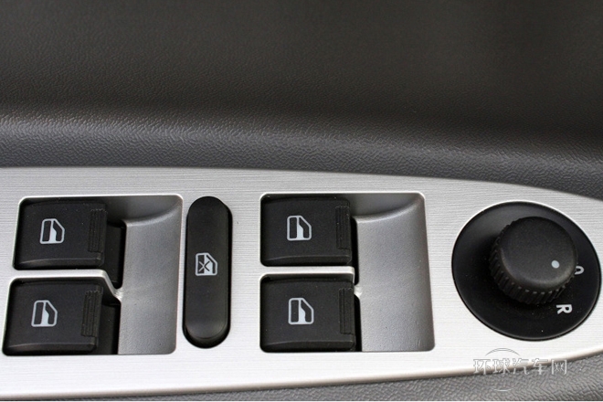 2011款 1.3L 自動豪華型