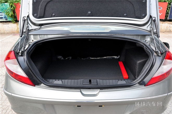 2010款 改款三廂 1.6L 手動進取型