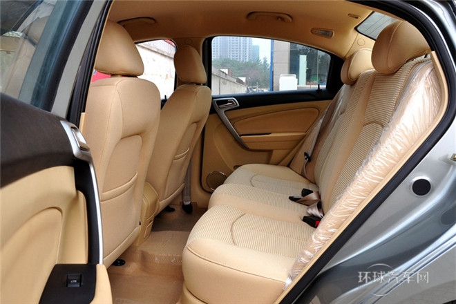 2010款 改款三廂 1.6L 手動進取型