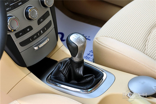 2010款 改款三廂 1.6L 手動進(jìn)取型