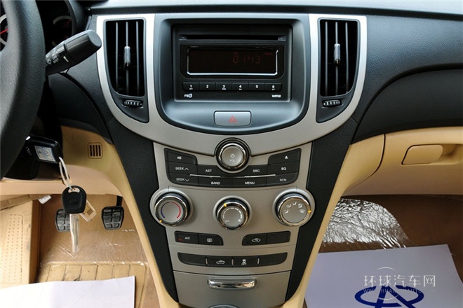 2010款 改款三廂 1.6L 手動(dòng)進(jìn)取型