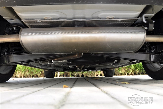 2010款 改款三廂 1.6L 手動尊貴型