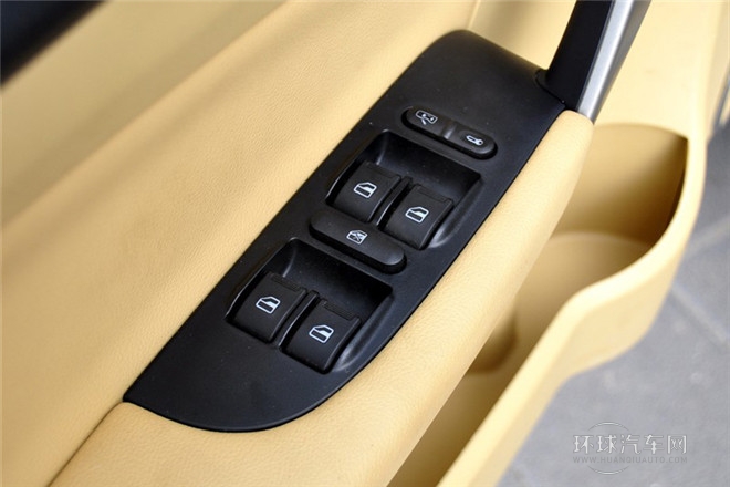 2010款 改款三廂 1.6L 手動尊貴型