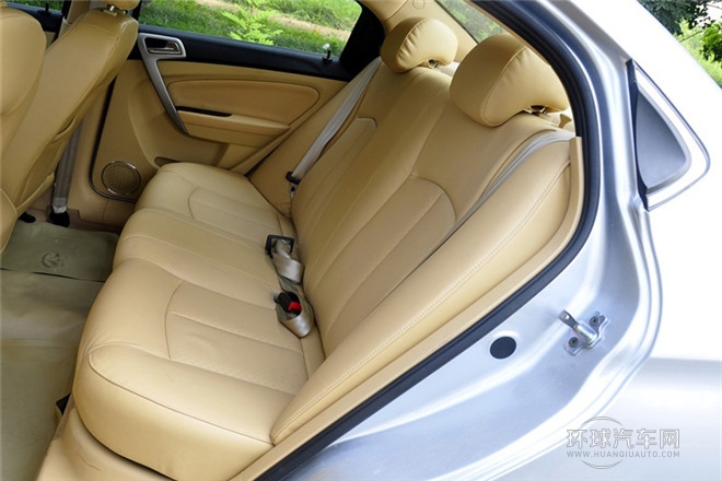 2010款 改款三廂 1.6L 手動尊貴型